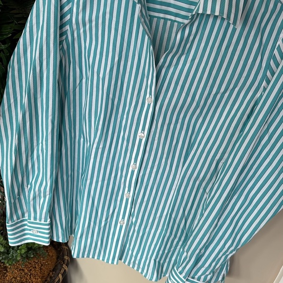 NWOT Foxcroft Wrinkle Free Button Down Blouse Collared Teal White Stripes Cotton - Picture 5 of 11